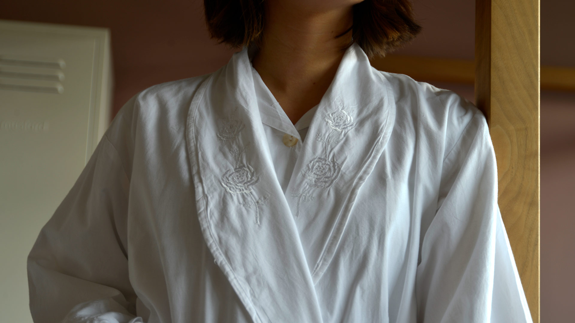 White Rose Embroidered Dressing Gown
