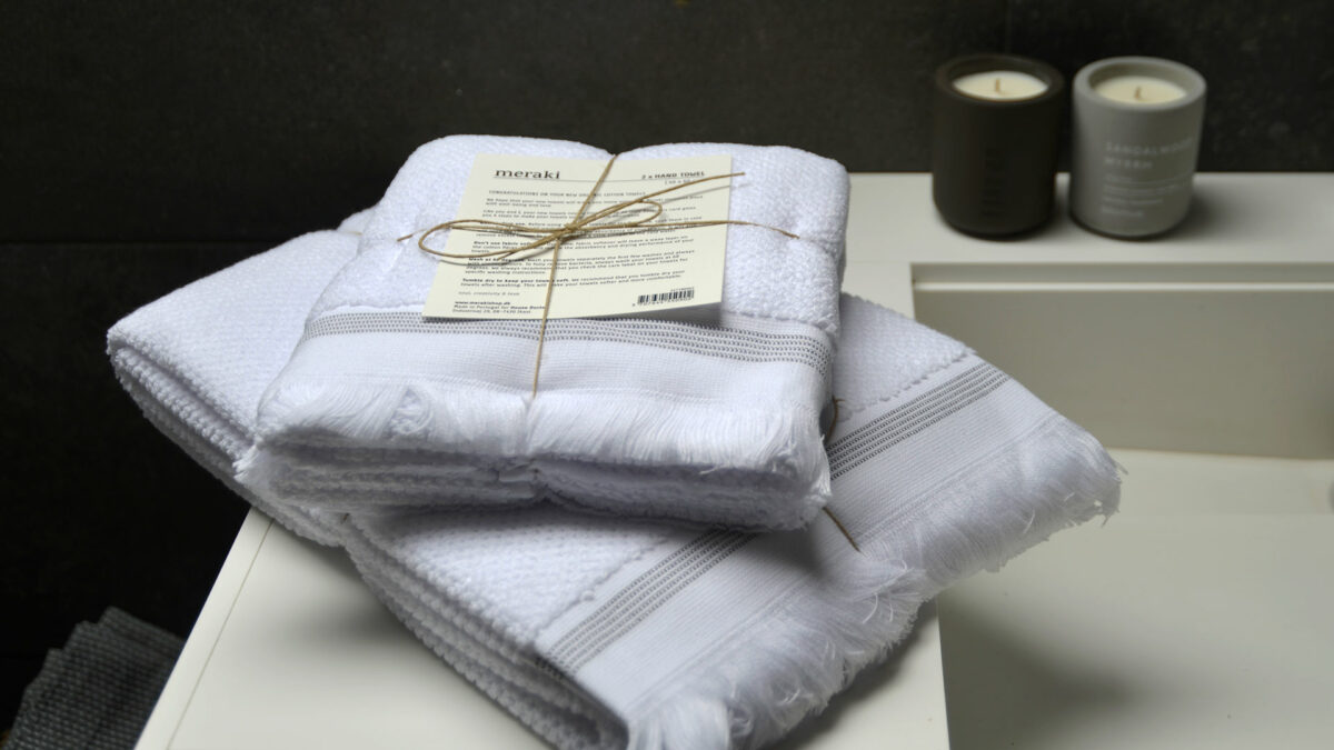 white Meraki towels