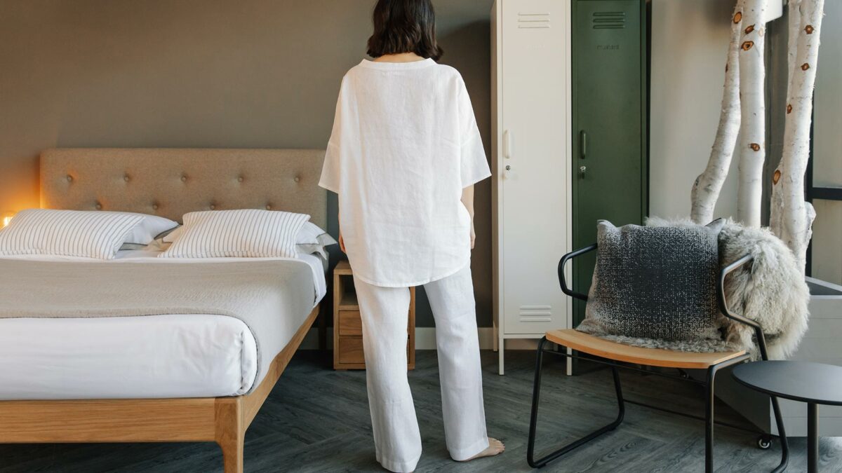 white linen pyjamas back view