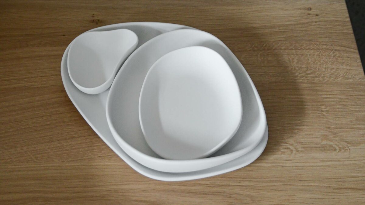 white set of tableware