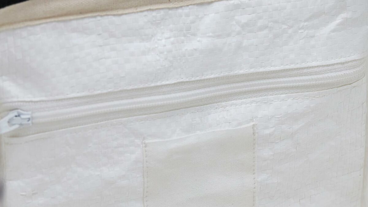 white shopping bag2