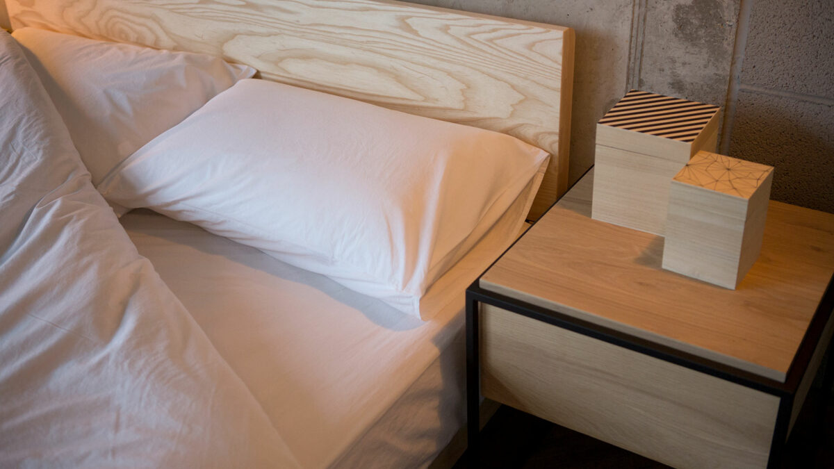 white stonewash bedding2