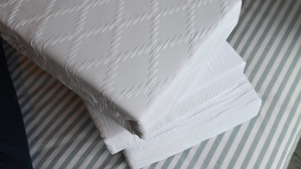 white-textured-duvet-sets-stack