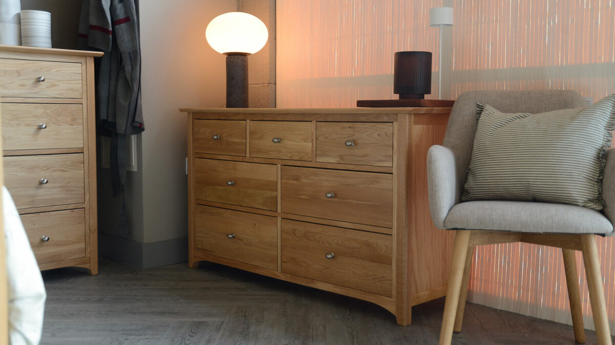 wide classic oak chest 7 drawers