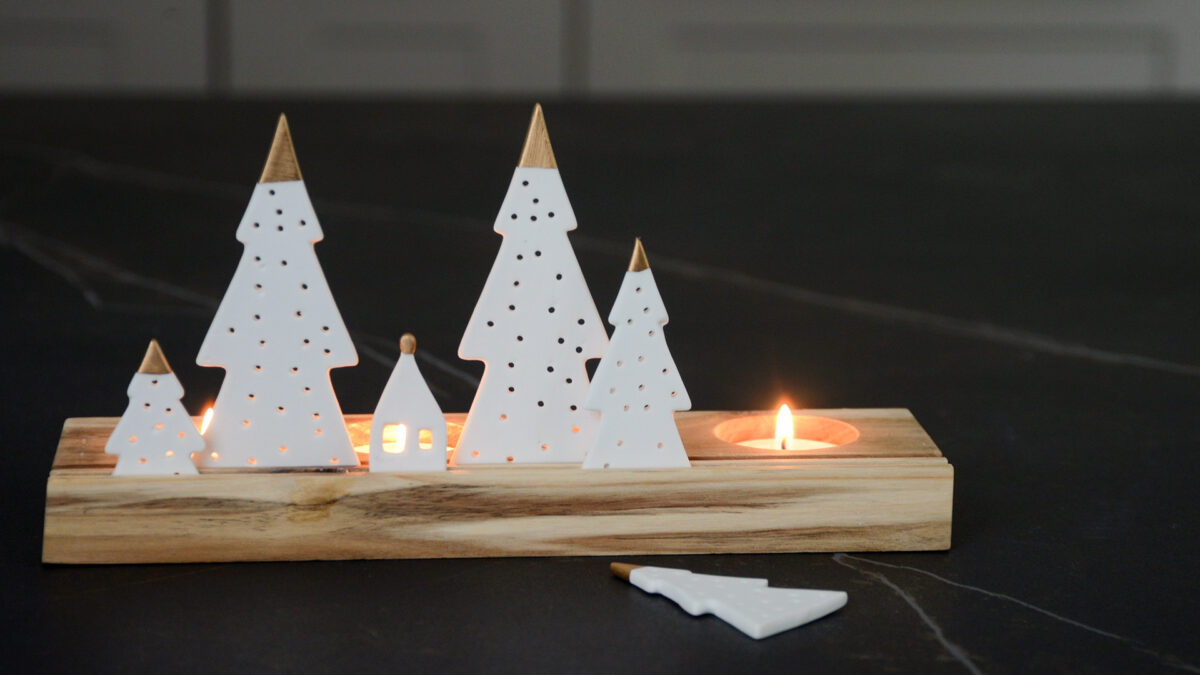 wooden tealight holder with xmas porcelain decorative tree shapes