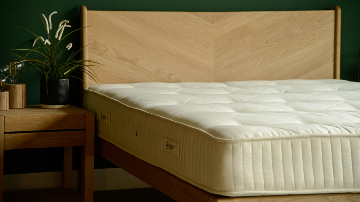 100% natural and biodegradable mattress made from latex and coconut fibres with an outer layer of wool