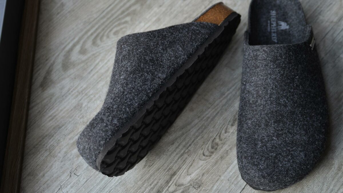 wool-slipper-with-EVA-sole