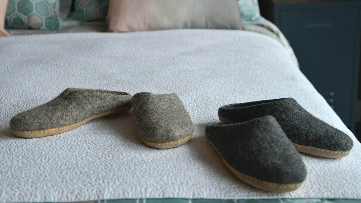 wool slippers in charcoal and cool brown melange