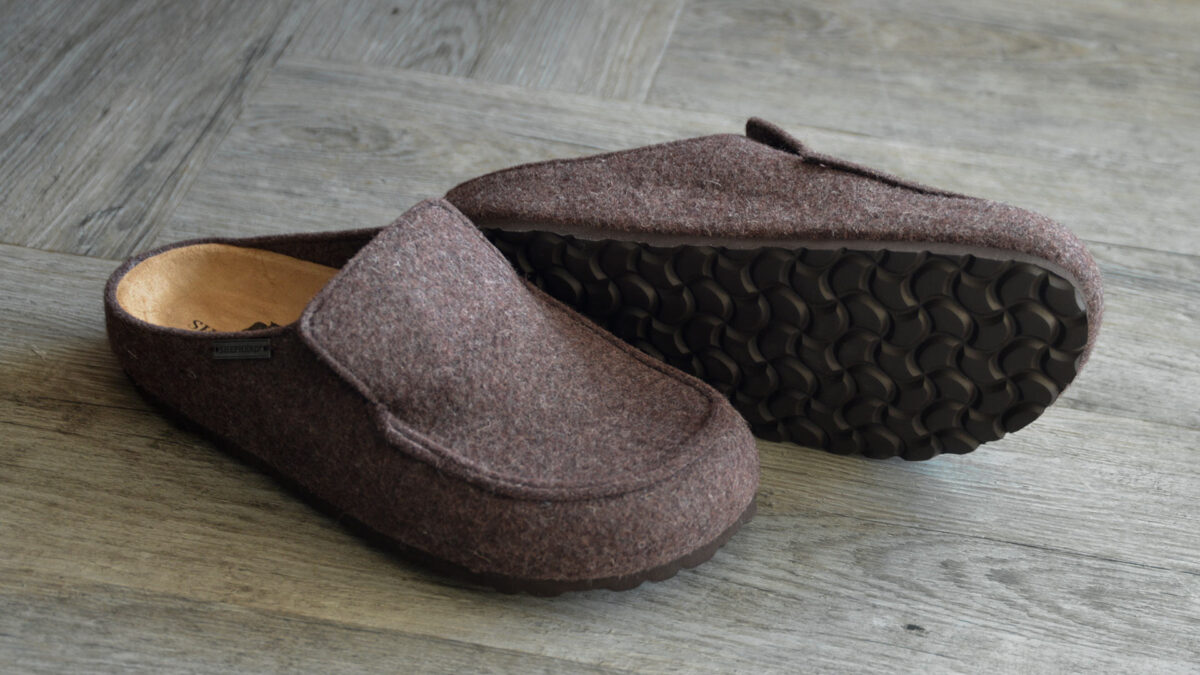 Elasticated Men's Brown Slippers - Image 5