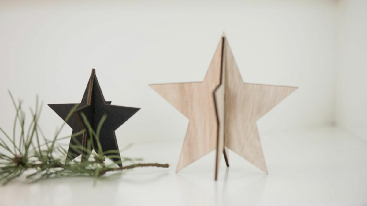 xmas decorations 2 wooden stars